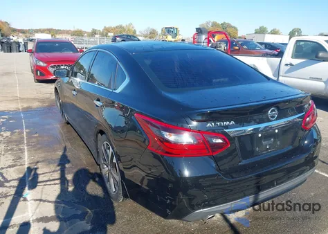 2018 Nissan Altima 2.5 Sr z USA, uszkodzony, nr VIN 1N4AL3AP0JC135767